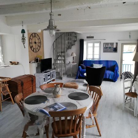 Maison De Charme Au Coeur D Auray Villa Luaran gambar